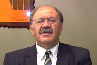 كمیسیون ورزش: مسلم اسکندر فیلابی - دربارة اهدای مدالها و بازوبندهای پهلوانی به سران جنایتکار رژیم آخوندی