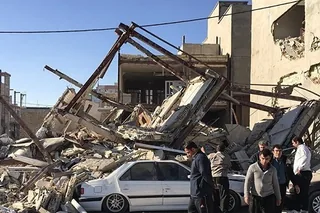 ایران: ابراز تسلیت و همدردی با زلزله زدگان و فراخوان به جوانان براي كمك به آسیب دیدگان