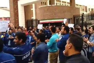قیام ایران-شماره ۸۸  اعتصاب كارگران فولاد اهواز وارد دومين هفته خود مي‌شود