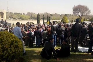 قیام ایران - شماره ۱۱۱- ادامه اعتراضات کشاورزان در اصفهان