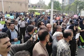 تظاهرات و اعتراضات معلمان در 18 استان علیه چپاول و سرکوب رژيم آخوندها