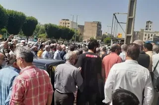 دومین روز خیزش بازنشستگان تظاهرات در ۱۲ استان با شعارهای مرگ بر رئیسی، مرگ براين دولت مردم فريب