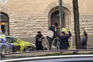 دومين روز تظاهرات ايرانيان و به هم خوردن نمايش مسخره وزارت اطلاعات در برابر دادگاه دژخيم نوري