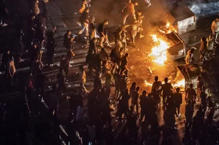 ایران قیام سراسری – شماره ۲۴  در چهاردهمین روز قیام، تظاهرات و درگيري در تهران و بسیاری ازشهرها ادامه يافت گسترش قیام به ۱۶۹ شهر