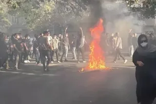 قيام سراسری - شماره ۷۴  سی و هفتمین روز قیام سراسری، گسترش اعتراضات و درگيريها در ساعات بعد از ظهر