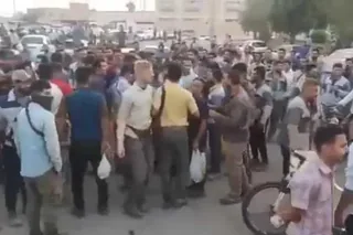 قيام سراسری - شماره ۷۲  سی و هفتمین روز قیام سراسری، اعتصاب گسترده دانشجویان، اعتصاب و تظاهرات در شهرهاي مختلف