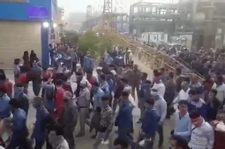 قيام سراسری - شماره ۴۶  پیوستن کارگران پتروشیمی عسلویه به قيام سراسري، ادامه اعتراضات در دانشگاه‌ها و مدارس در بیست و پنجمین روز قیام