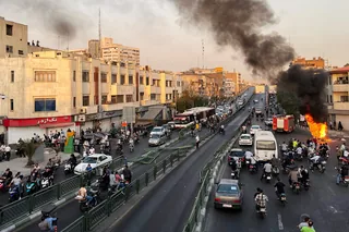 قيام سراسری ، شماره ۱۳۶   چهارشنبه شب خشم و آتش و جنگ گریز در سراسر كشور، كشتار مردم بيگناه و گوشمالي مزدوران توسط جوانان