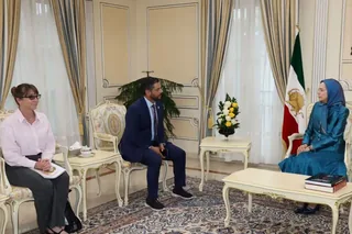 دیدار و گفتگوی خانم مریم رجوی با آقای رائول روئیز نماینده کنگره آمریکا